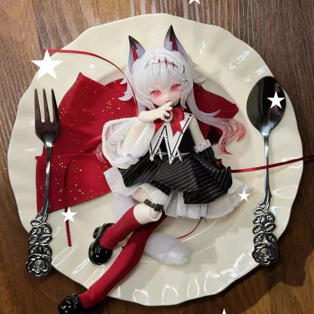Inedible Doll Lunar Lore Meow  - Mystery Box Blind Bag recensione e prezzo